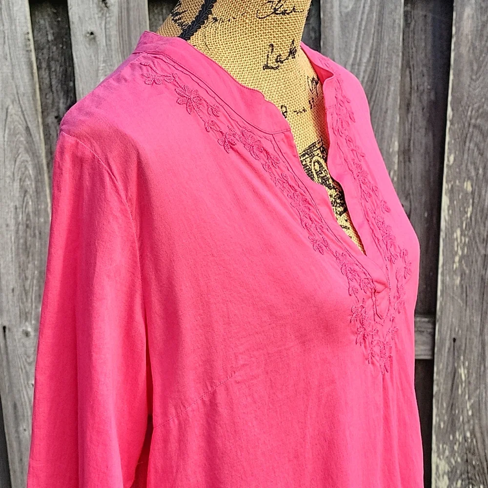 Liz Lange 100% Cotton Embroidered Maternity Top